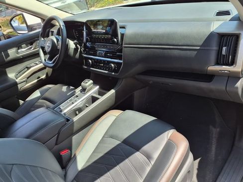 Certified 2025 Nissan Pathfinder Platinum w/ Cargo Package FWD image 28