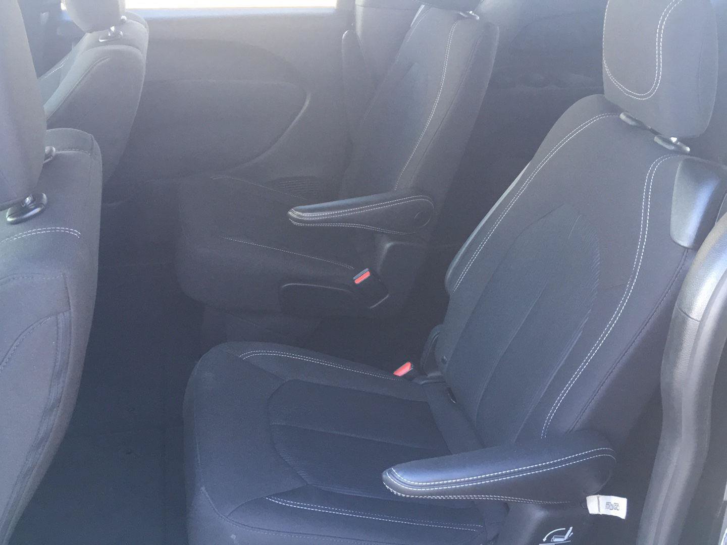 Used 2023 Chrysler Pacifica Touring FWD image 26
