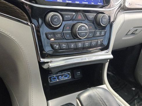 Used 2019 Jeep Grand Cherokee Summit AWD/4WD image 26