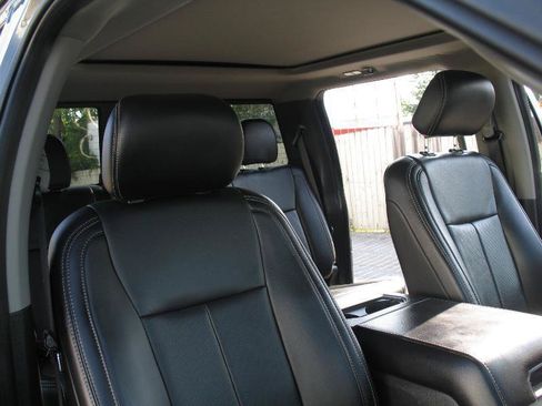 Used 2019 Ford F150 Lariat w/ Equipment Group 502A Luxury AWD/4WD image 22