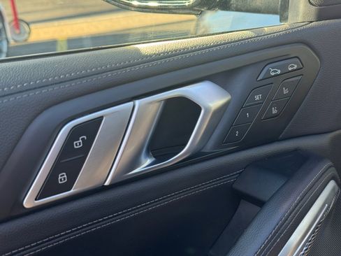 Used 2022 BMW X6 xDrive40i w/ M Sport Package image 19