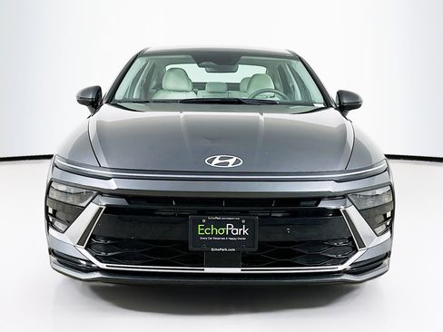 Used 2025 Hyundai Sonata SEL FWD image 2