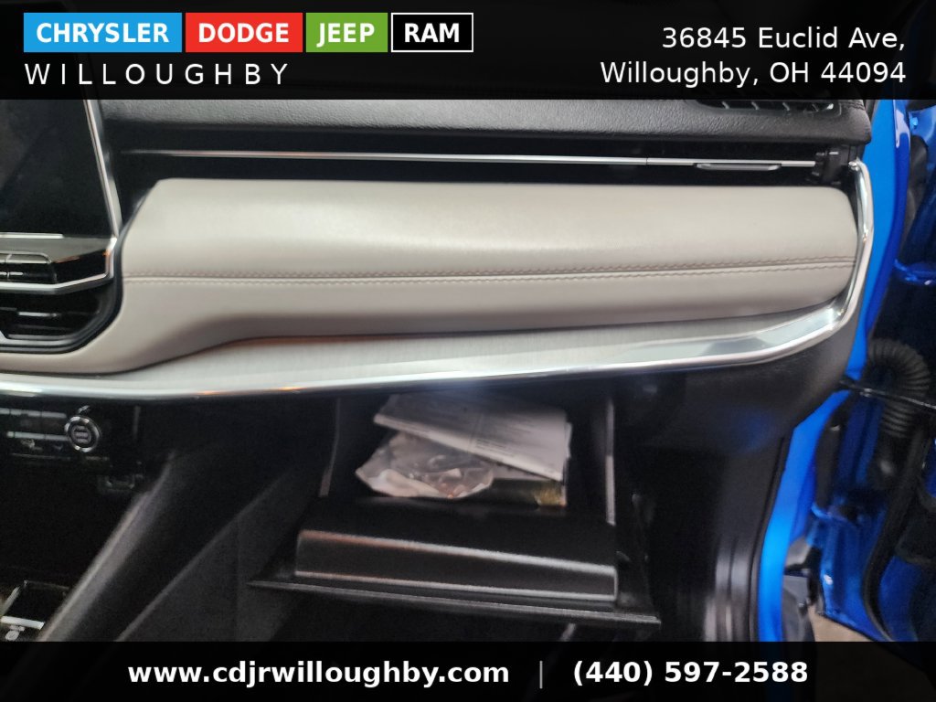 Used 2024 Jeep Compass Limited AWD/4WD image 33