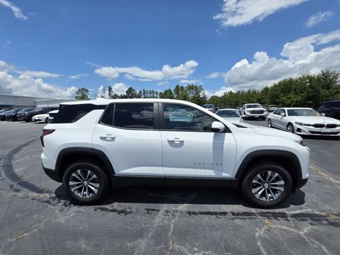 Used 2026 Chevrolet Equinox LT AWD/4WD image 6