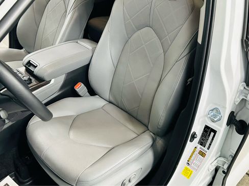 Used 2024 Toyota Highlander Platinum image 23