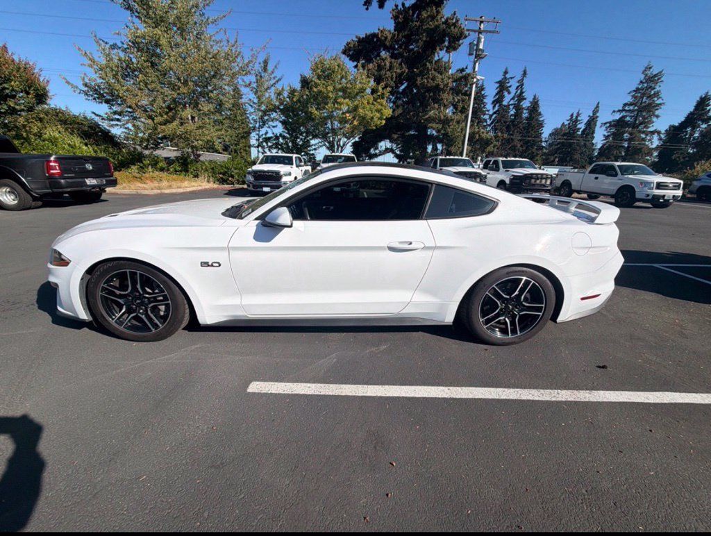 Used 2021 Ford Mustang GT RWD image 5