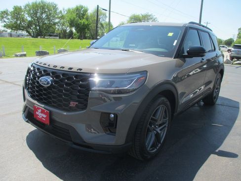 Used 2026 Ford Explorer ST w/ Sun And Sound Package image 11