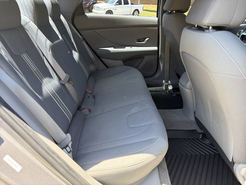 Used 2022 Hyundai Elantra SEL FWD image 16