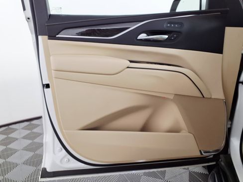 Certified 2023 Cadillac Escalade ESV Premium Luxury w/ Performance Package AWD/4WD image 17