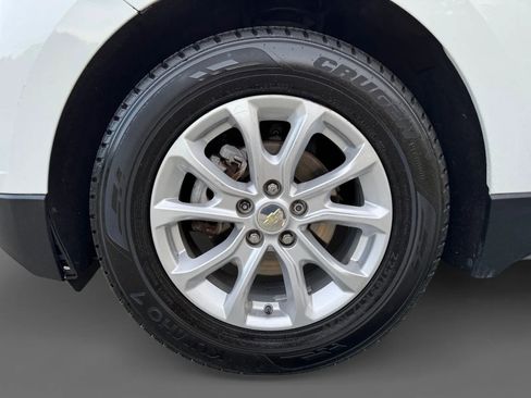 Used 2021 Chevrolet Equinox LS FWD image 23
