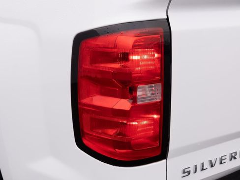 Used 2018 Chevrolet Silverado 1500 LT image 23