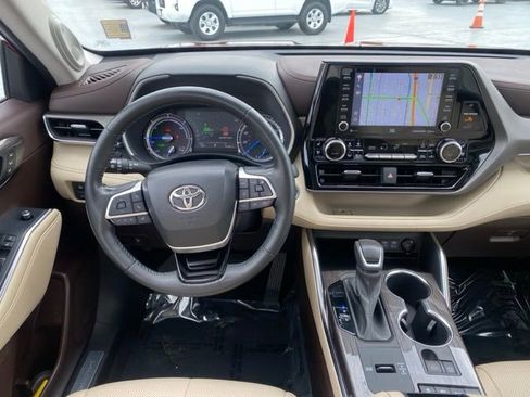 Used 2022 Toyota Highlander Limited image 13