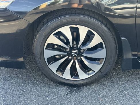 Used 2017 Honda Accord Touring image 35