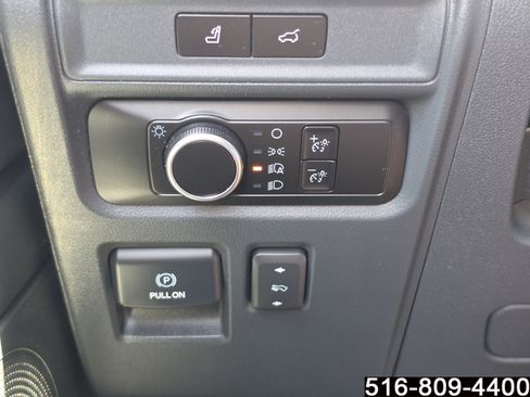 Used 2023 Ford Expedition XLT AWD/4WD image 25