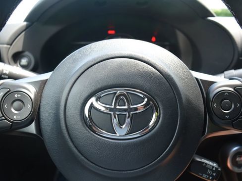 Used 2022 Toyota GR86 w/ ALL Weather Mat Package (TMS) RWD image 10