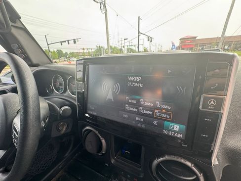 Used 2015 Jeep Wrangler Unlimited Sport AWD/4WD image 25