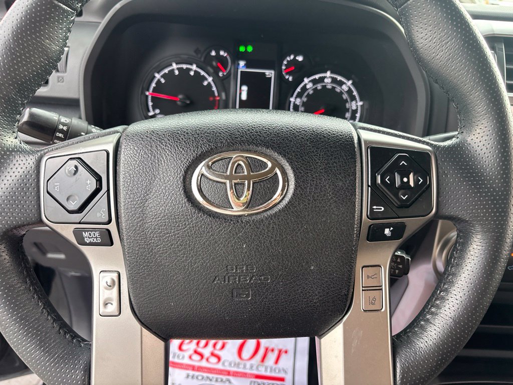 Used 2022 Toyota 4Runner SR5 AWD/4WD image 11