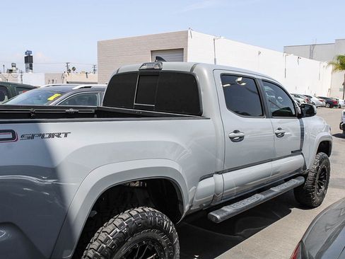 Used 2018 Toyota Tacoma TRD Sport w/ Technology Package RWD image 7