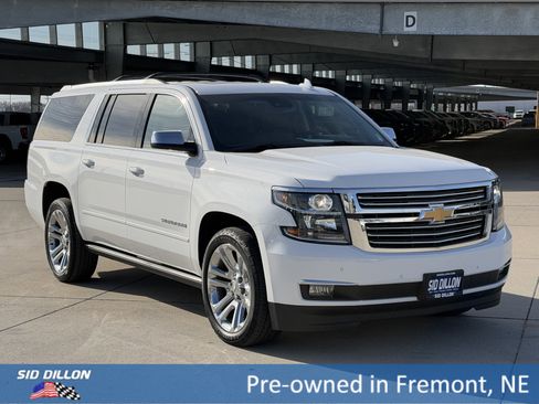 Used 2020 Chevrolet Suburban Premier w/ Premier Plus Edition image 2