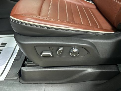 Used 2024 GMC Yukon Denali Ultimate image 12