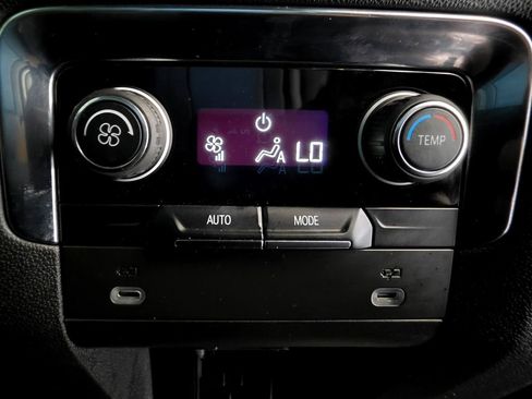 Used 2022 Chevrolet Suburban LT AWD/4WD image 61