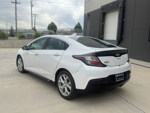 Used 2017 Chevrolet Volt Premier w/ Driver Confidence II Package FWD image 3