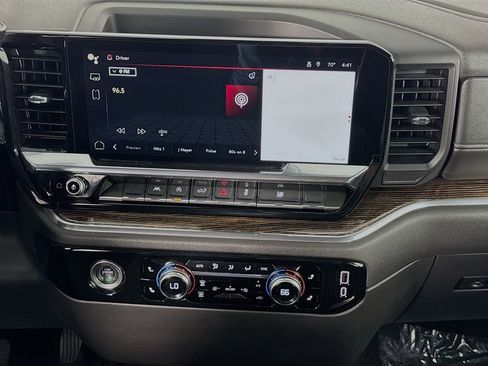 Used 2024 GMC Sierra 1500 SLE image 34