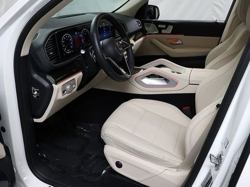 Certified 2026 Mercedes-Benz GLS 450 4MATIC image 11