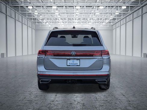 New 2026 Volkswagen Atlas SE image 4