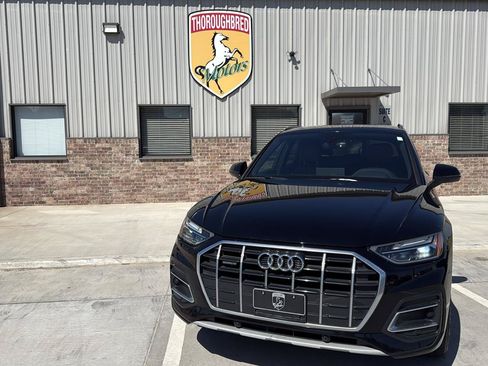 Used 2021 Audi Q5 2.0T Premium w/ Convenience Package AWD/4WD image 4