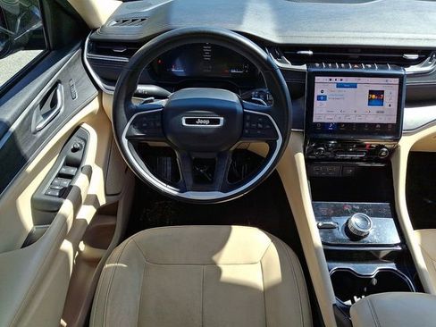 Used 2022 Jeep Grand Cherokee L Limited AWD/4WD image 11