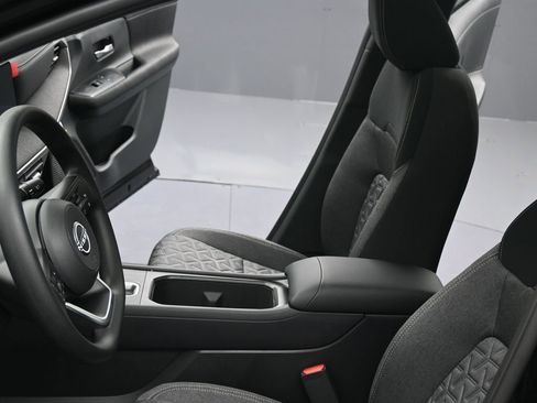 New 2026 Nissan Kicks SV w/ SV Premium Package AWD/4WD image 16