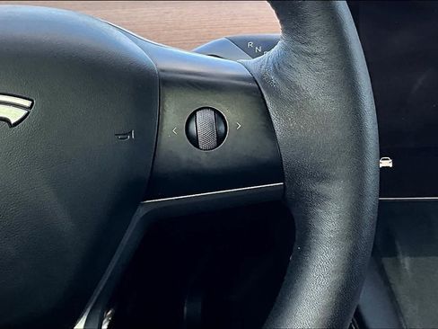 Used 2023 Tesla Model Y Long Range AWD/4WD image 26