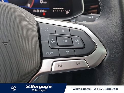 Certified 2025 Volkswagen Jetta SE image 25