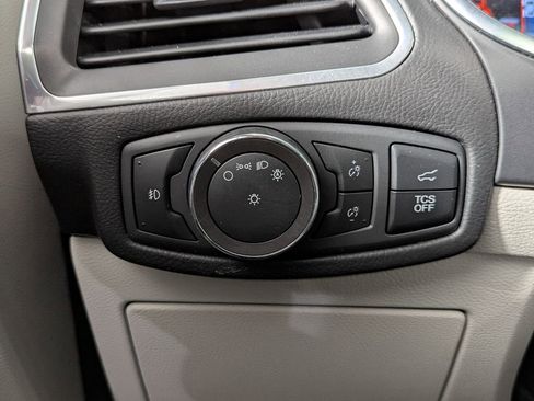 Used 2020 Ford Edge Titanium image 34