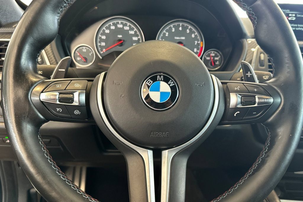 Used 2016 BMW M4 Convertible RWD image 22