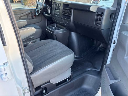 Used 2024 Chevrolet Express 2500 w/ Driver Convenience Package image 25