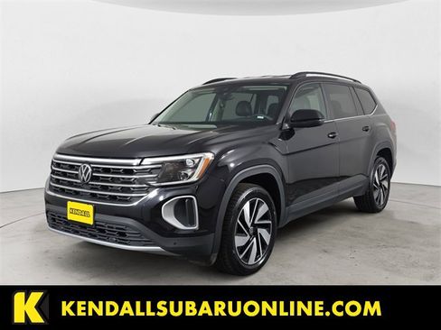 Used 2025 Volkswagen Atlas SE image 1