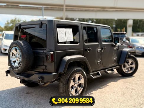 Used 2017 Jeep Wrangler Unlimited Sahara w/ Dual Top Group AWD/4WD image 7