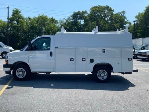 New 2025 Chevrolet Express 3500 w/ Power Convenience Package image 4