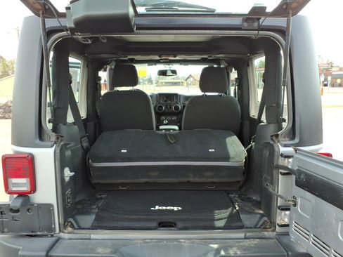 Used 2015 Jeep Wrangler Sport w/ Quick Order Package 23S AWD/4WD image 16
