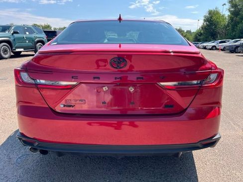 Used 2025 Toyota Camry SE w/ Convenience Package FWD image 4