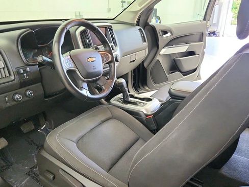 Used 2021 Chevrolet Colorado LT w/ Chrome Appearance Package AWD/4WD image 14