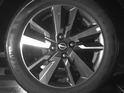 Used 2025 Nissan Versa SV FWD image 14