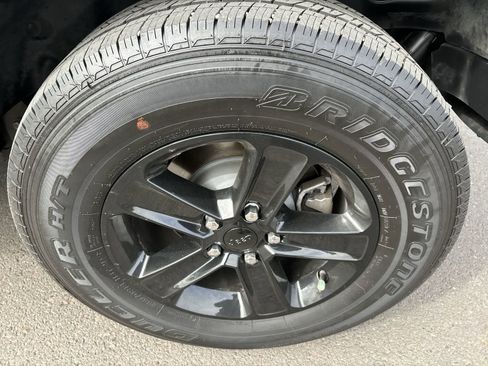 Used 2023 Jeep Wrangler Unlimited Sport image 4