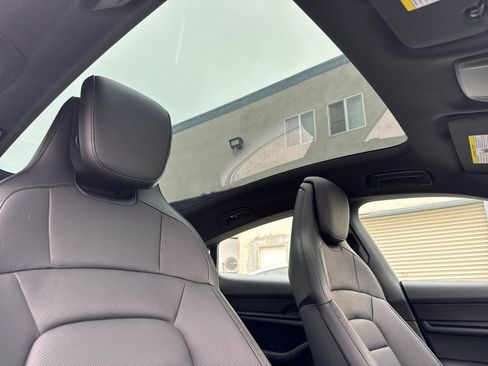 Certified 2022 Porsche Taycan RWD image 18