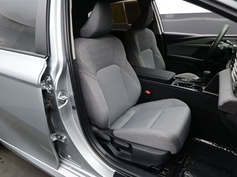 Used 2025 Toyota Camry LE image 14