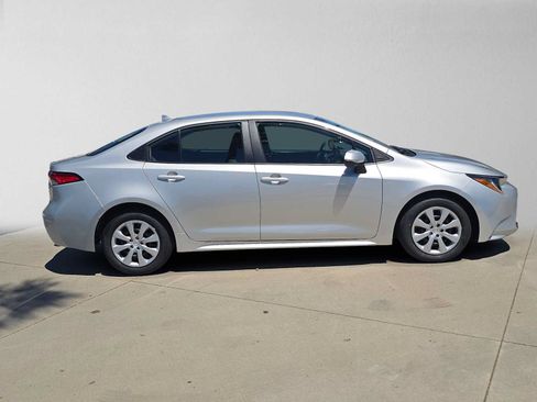 Certified 2025 Toyota Corolla LE FWD image 2