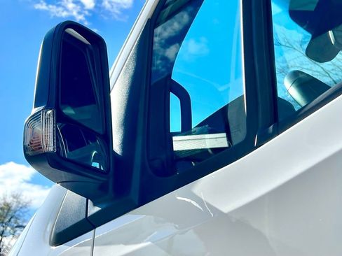 Used 2025 Mercedes-Benz Sprinter 2500 image 9