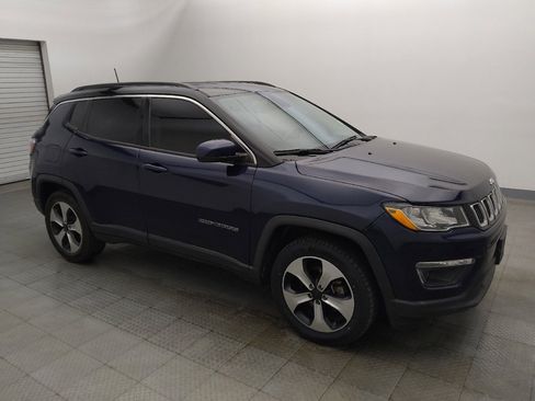 Used 2018 Jeep Compass Latitude FWD image 11